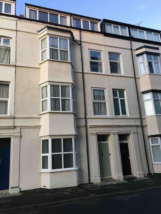 Tidesreach Filey, Sleeps 13, Close To Beach Eksteriør bilde