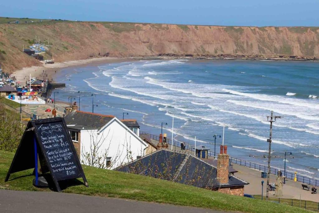 Tidesreach Filey, Sleeps 13, Close To Beach Eksteriør bilde