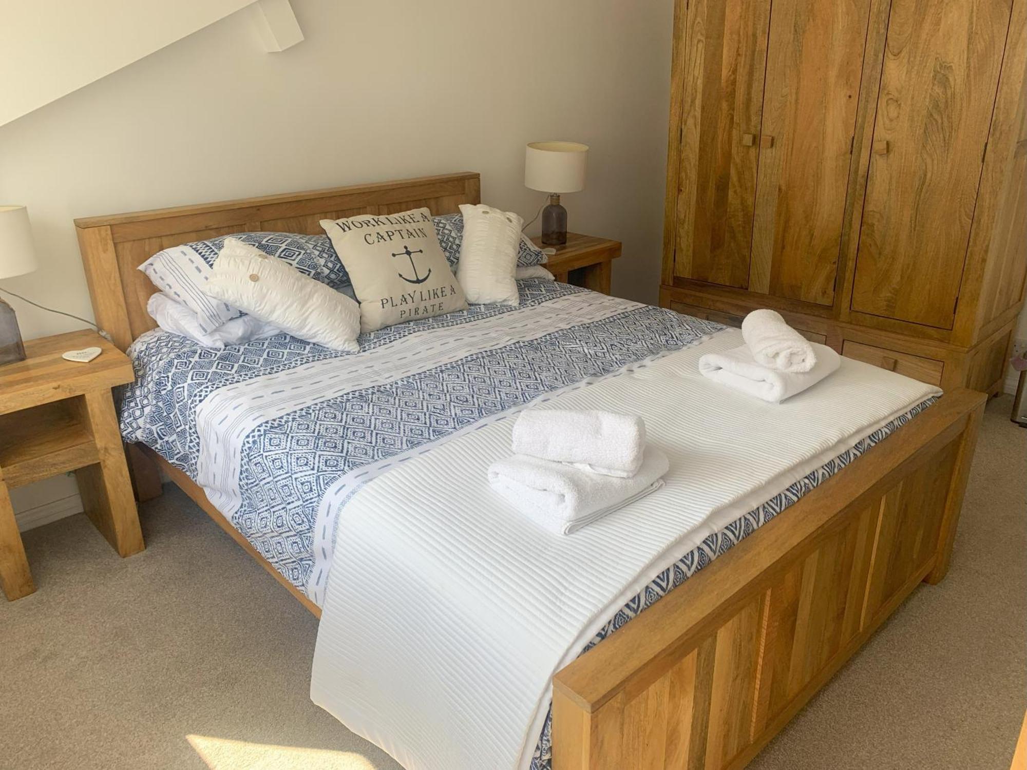 Tidesreach Filey, Sleeps 13, Close To Beach Eksteriør bilde