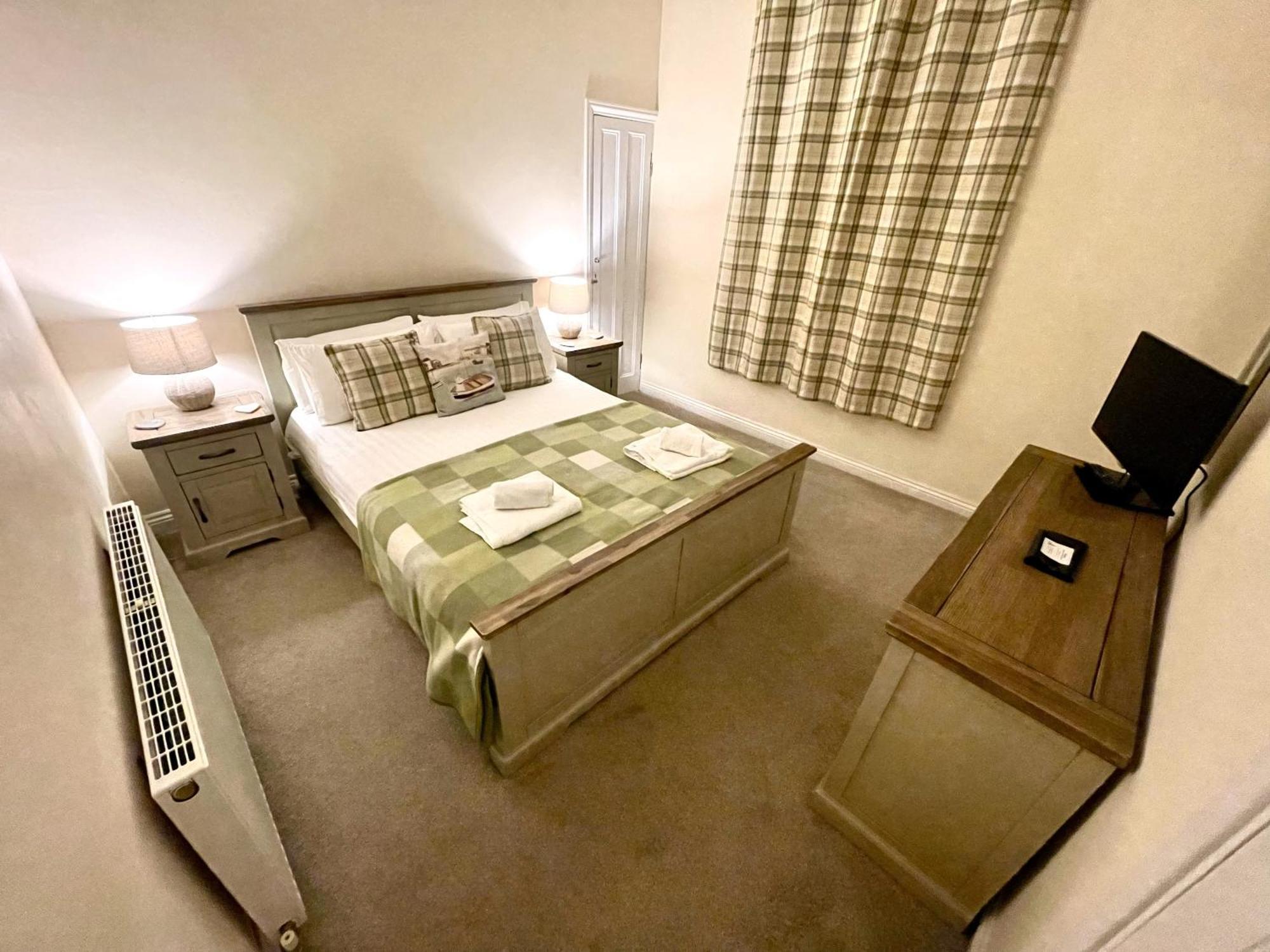 Tidesreach Filey, Sleeps 13, Close To Beach Eksteriør bilde